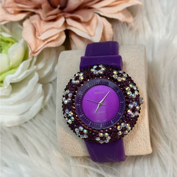 Purple Crystal Women\'s Watch With Silicone Band LIKE NEW!